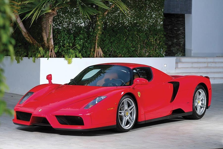 Διάσημος σχεδιαστής μόδας πουλάει την Ferrari Enzo του