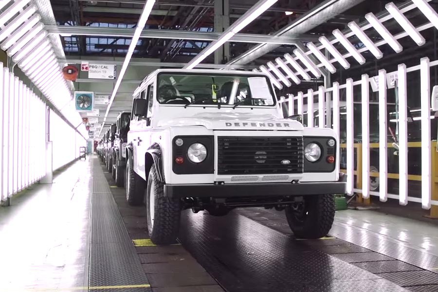 Η περίπλοκη παραγωγή του Land Rover Defender (video)