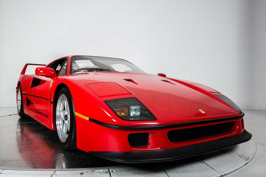 Ferrari F40 με μόλις 3.000 χιλιόμετρα αναζητά εκατομμυριούχο!