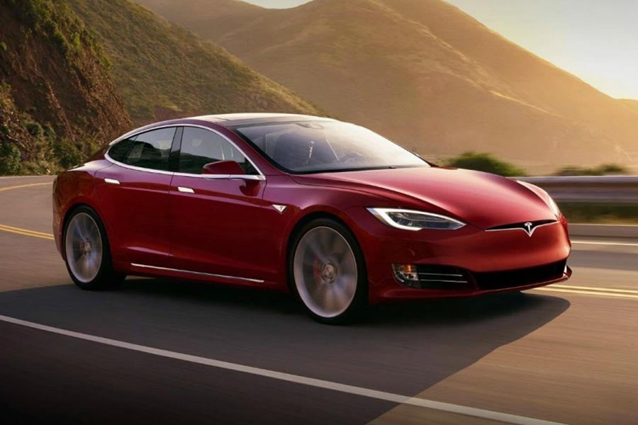 400.000 χλμ. χωρίς κανένα πρόβλημα με ένα ηλεκτρικό Tesla
