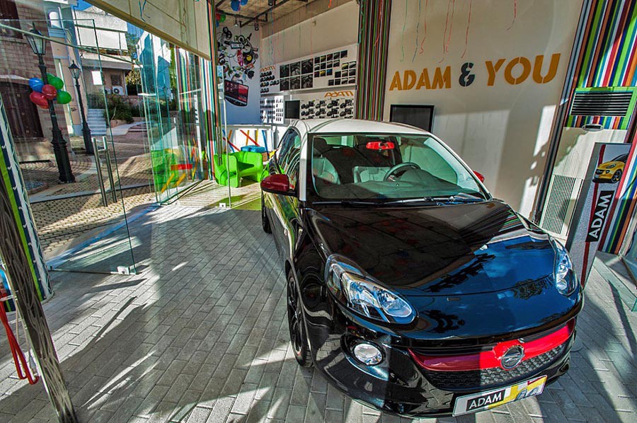 To νέο «στέκι» του Opel ADAM στην Κηφισιά