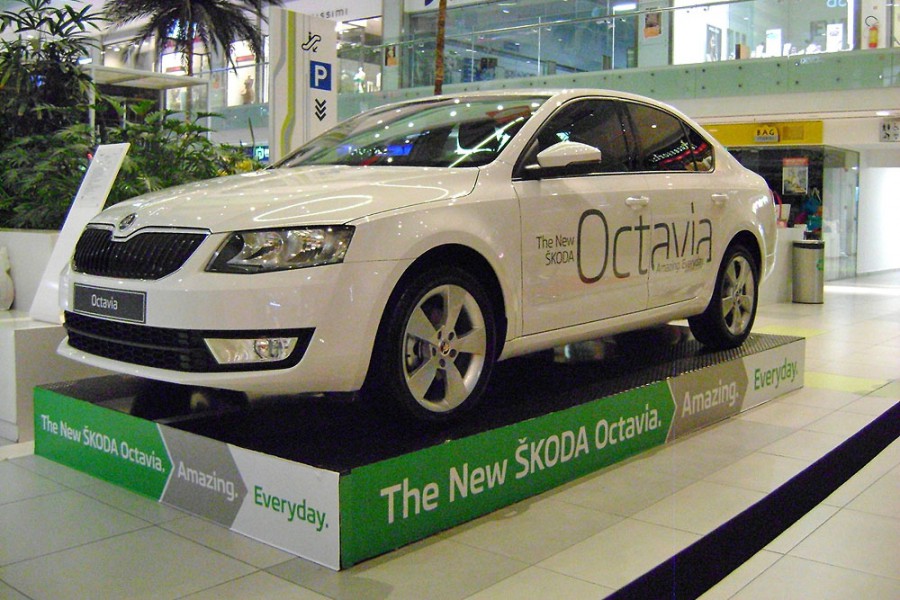 H νέα Skoda Octavia έφτασε σε μεγάλα εμπορικά κέντρα