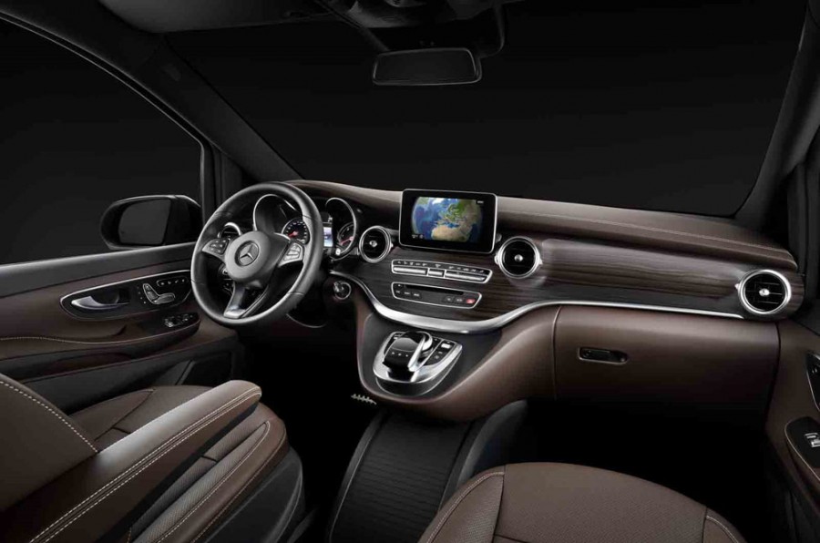 Το πολυτελές «σαλόνι» της νέας Mercedes V-Class