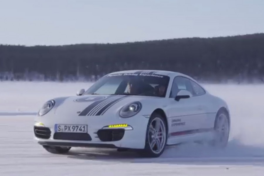 Drifting στο παγωμένο Rovaniemi με Porsche 911