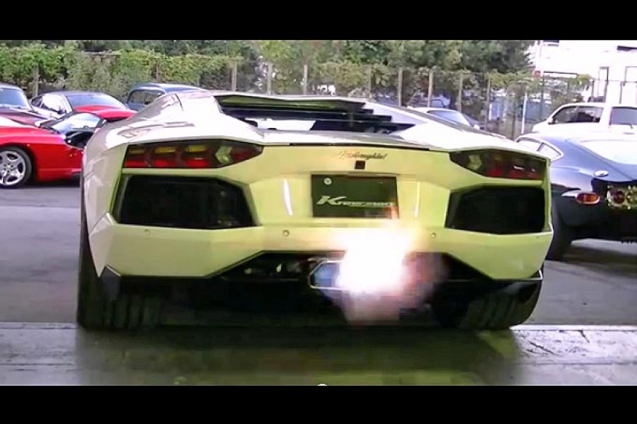 Lamborghini Aventador «σκούζει» σαν F1 με ειδική εξάτμιση (video)