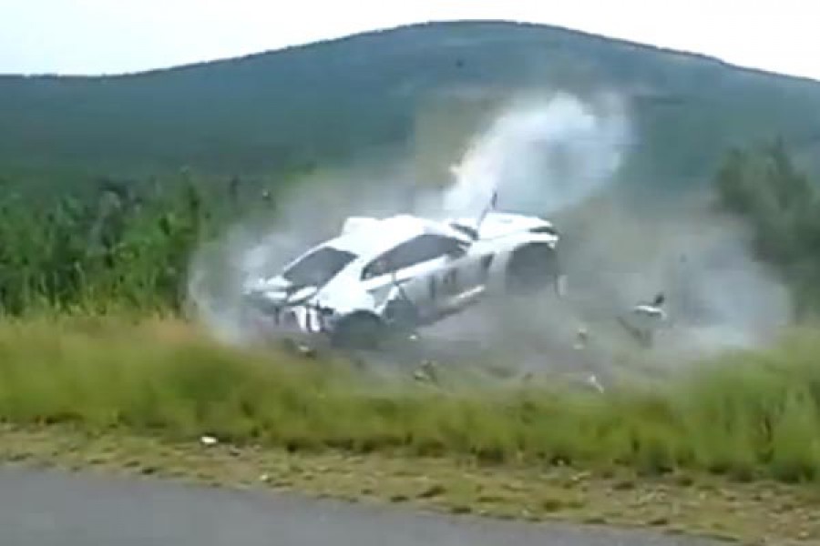 Βίαιη ανατροπή Nissan GT-R σε αγώνα ανάβασης (video)