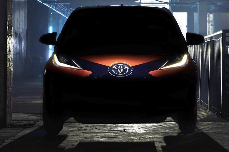 Το νέο Toyota Aygo κάνει την πρώτη του «μυστηριώδη» εμφάνιση