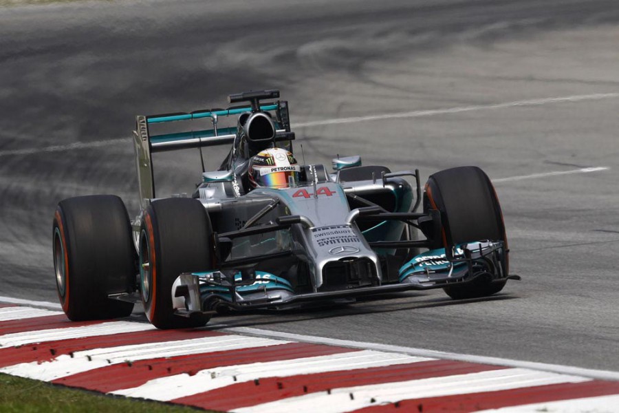 Formula 1 2014 GP Μαλαισίας: Στην pole position ο Hamilton