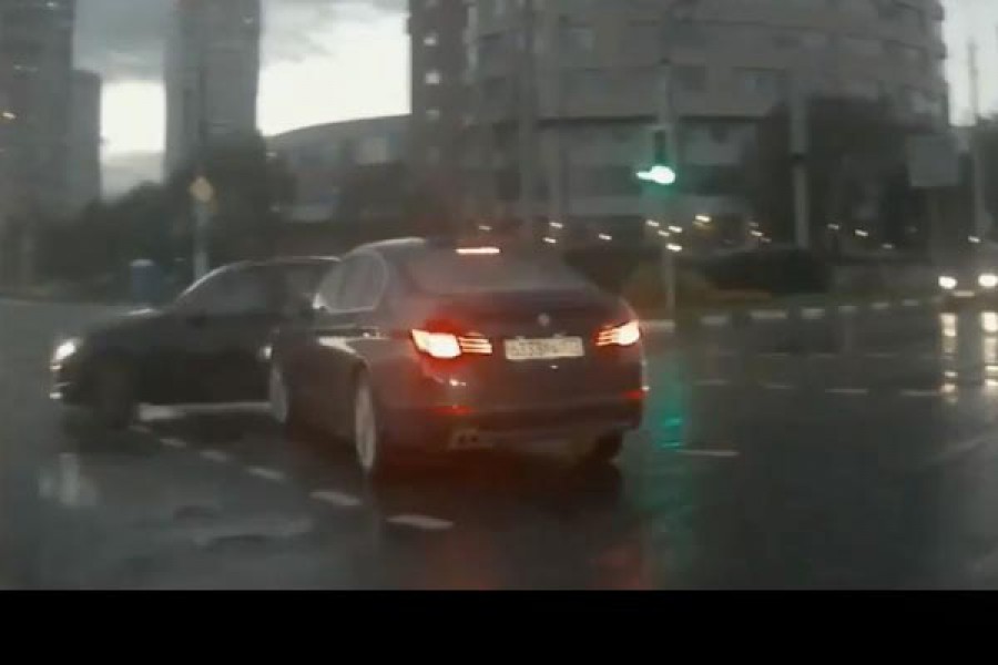 BMW συγκρούεται με Mercedes «φάντασμα» (video)
