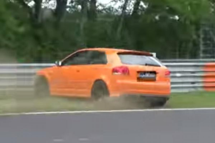Audi S3 «γλύφει» τις μπαριέρες του Nurburgring (video)