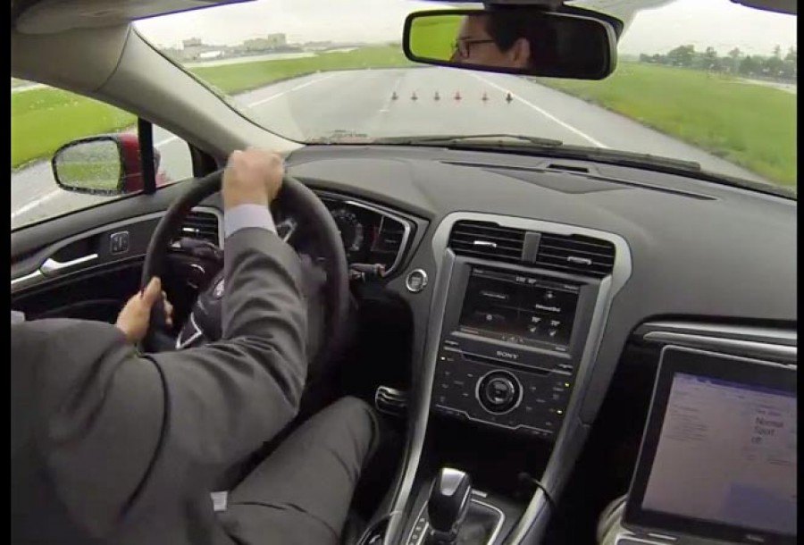 Νέο «ευέλικτο» σύστημα διεύθυνσης Ford Adaptive Steering (+video)