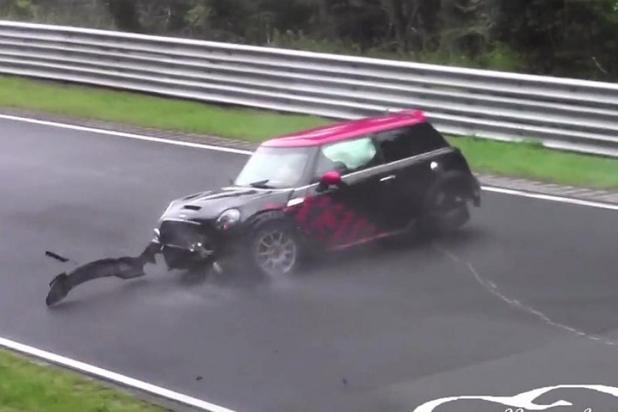 MINI Cooper S καταστράφηκε στο Nurburgring (video)