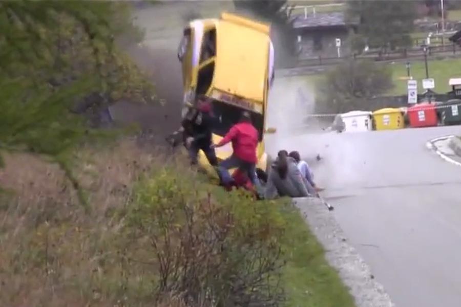 Ανατριχιαστικό ατύχημα σε αγώνα κόβει την ανάσα! (video)