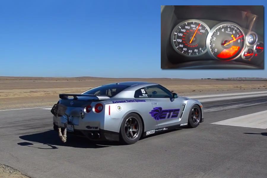 Nissan GT-R κάνει τετ-α-κε στα 354 χλμ./ώρα! (video)