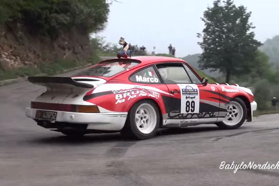 Porsche 911 ντριφτάρουν και «ουρλιάζουν» σε αγώνα (video)