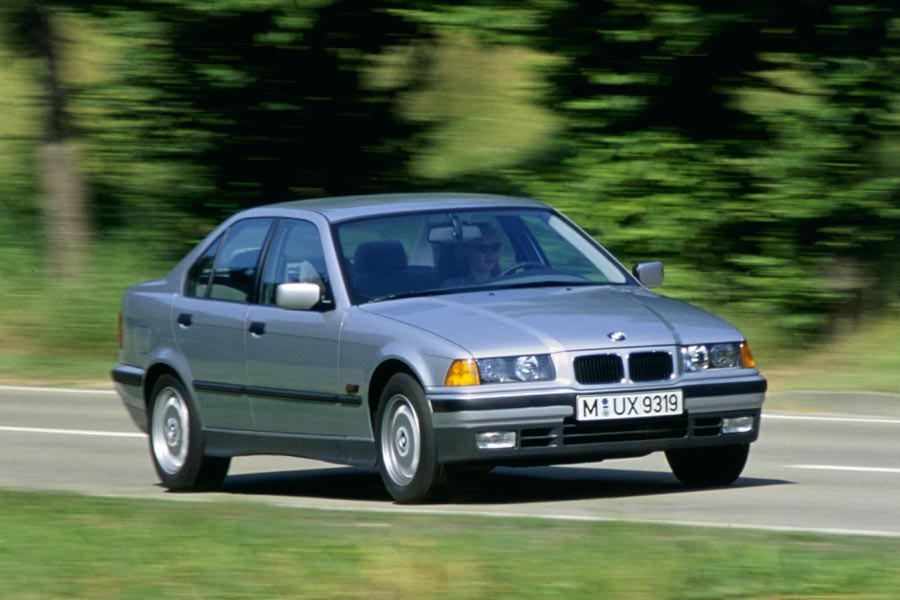 Η ιστορία της ανατρεπτικής για την εποχή BMW Σειρά 3 E36 (video)