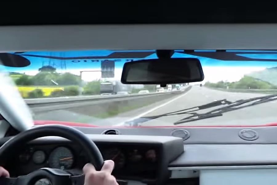 Lamborghini Countach «τελικιάζει» στην Autobahn (video)