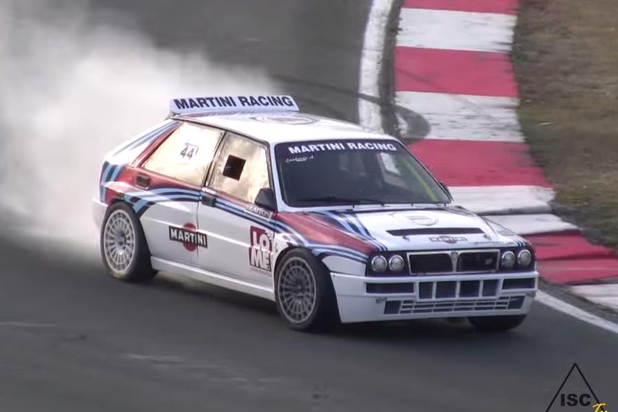 Αγωνιστική Lancia Delta HF Integrale γυρίζει και σφυρίζει! (video)