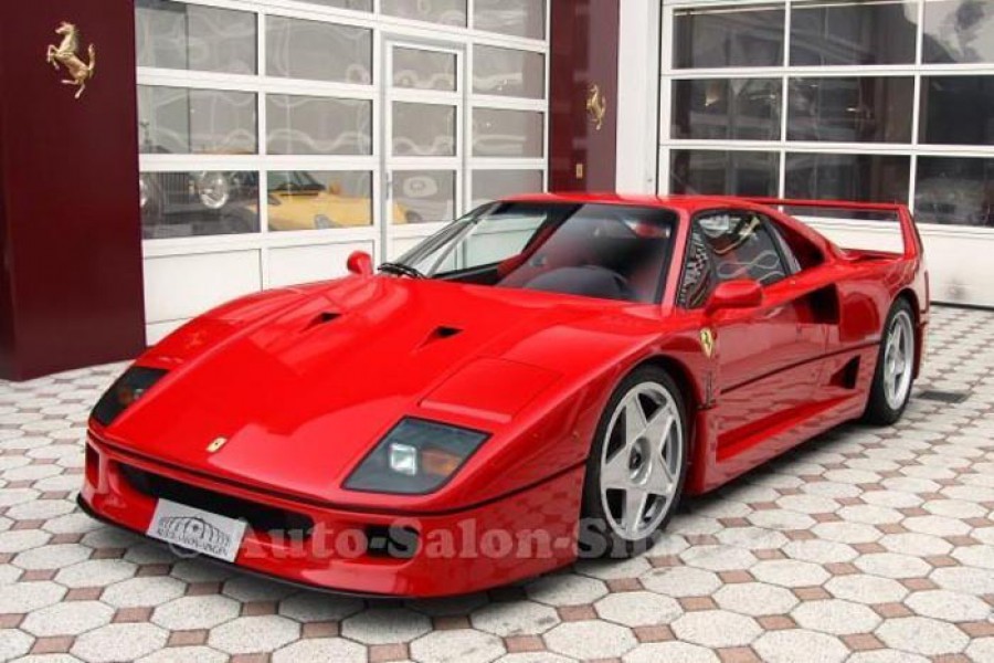 Ferrari F40 του 1989 με 5.900 χλμ. έναντι 1.145.000 ευρώ!