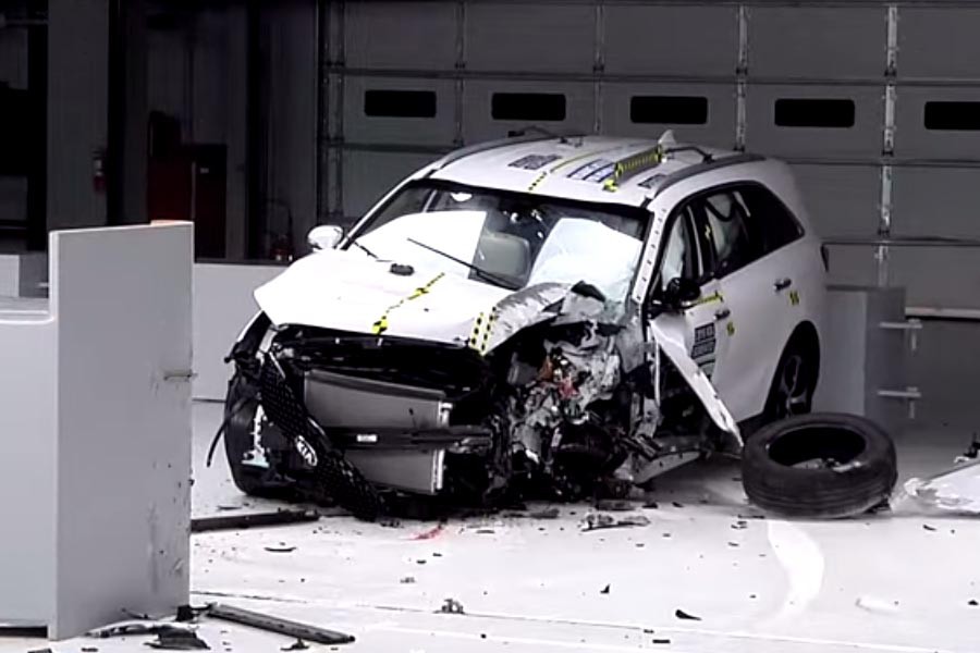 Το νέο Kia Sorento πέρασε με επιτυχία crash tests (+video)