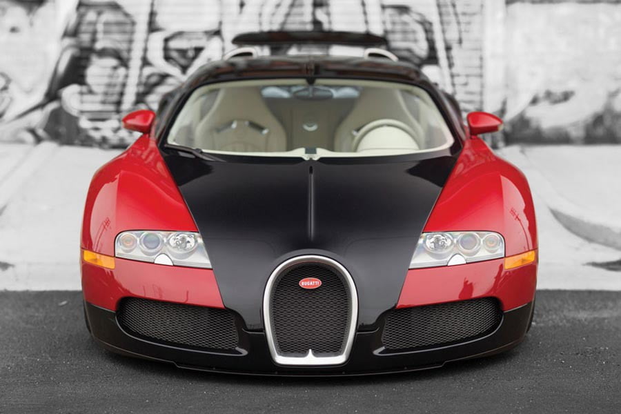 Πωλείται η πρώτη Bugatti Veyron του 2006 με μόλις 1.230 χλμ.!