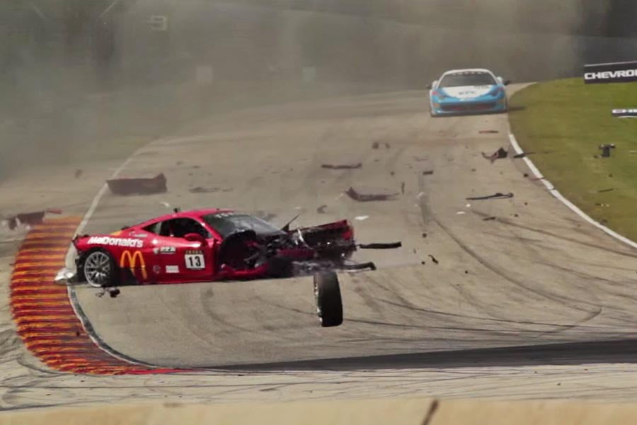 Τρομακτική συντριβή Ferrari 458 με 240 χλμ./ώρα (video)
