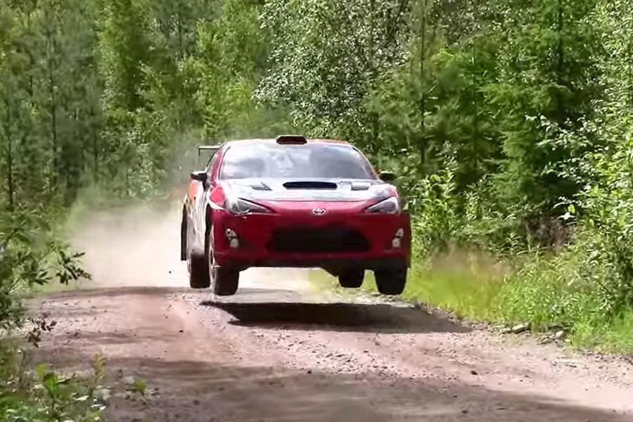 Ο Mäkinen πετάει με αγωνιστικό Toyota GT86 4×4 (video)