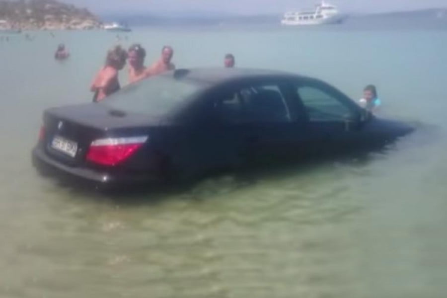 BMW Σειρά 5 έκανε βουτιά σε ελληνική παραλία! (+video)