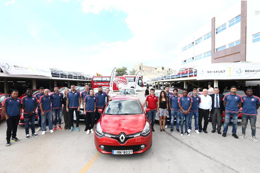 Οι παίκτες του Ολυμπιακού παρέλαβαν τα νέα τους Renault