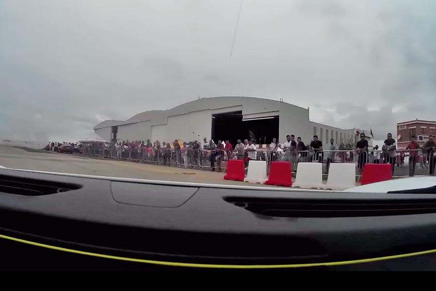 Porsche 918 Spyder τραυμάτισε 26 άτομα σε εκδήλωση (video)