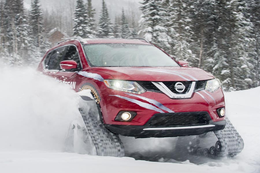 Παιχνίδια στο χιόνι με ερπυστριοφόρο Nissan X-Trail! (+video)