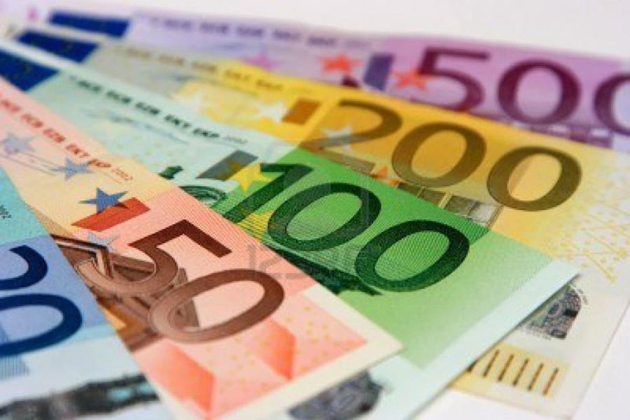 Εφοριακός υπεξαίρεσε 341.000 ευρώ!