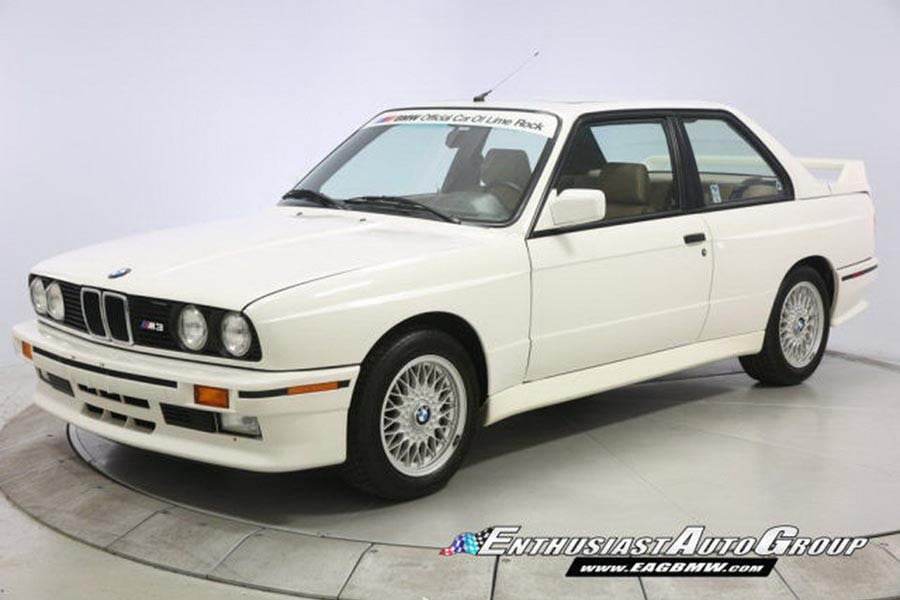 BMW M3 E30 του 1991 με 9.700 χλμ. πωλείται 179.000 ευρώ!