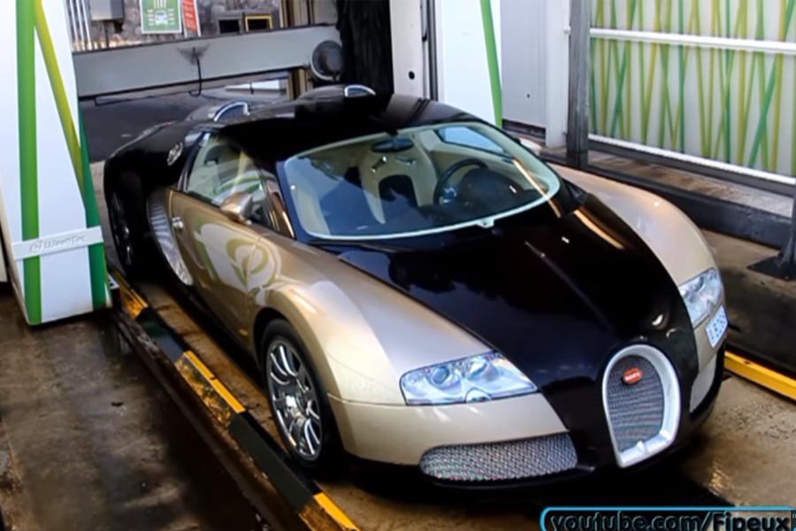 Θα πλένατε ποτέ τη Bugatti Veyron ποτέ σε πλυντήριο;
