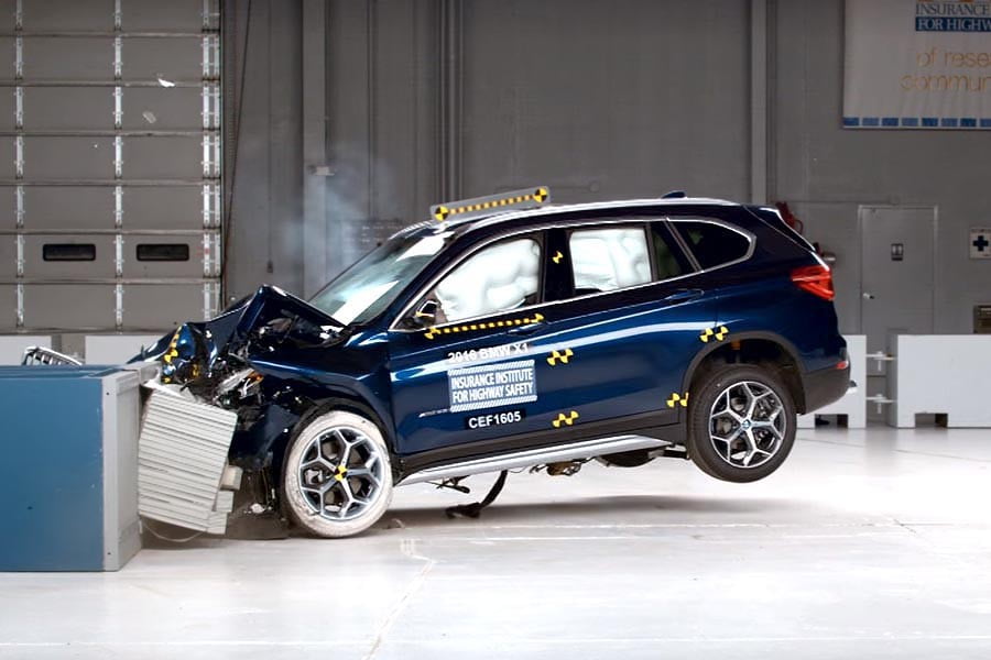 Η νέα BMW X1 αντιμέτωπη με το σκληρότερο crash test