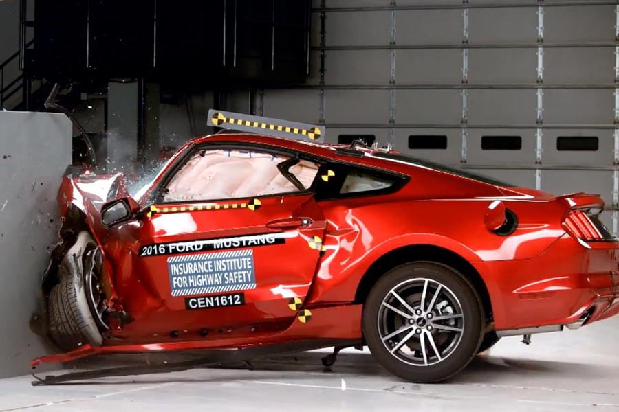 Crash tests σε Chevrolet Camaro, Dodge Challenger και Ford Mustang