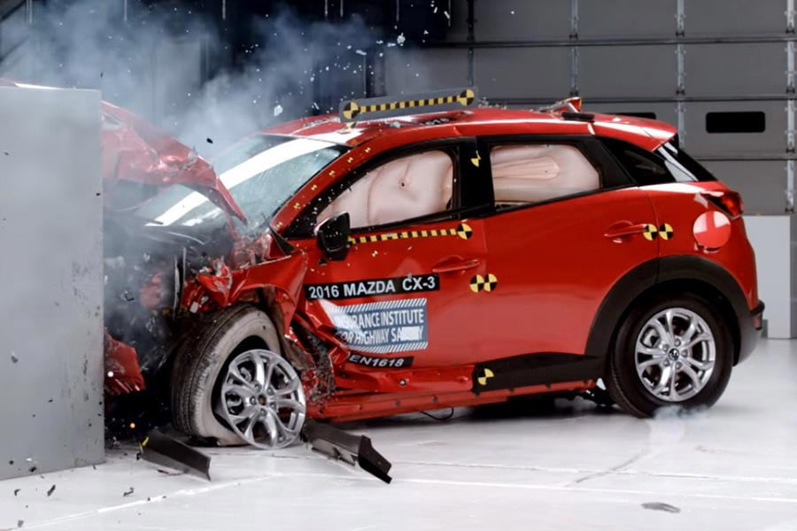 Αρίστευσε το νέο Mazda CX-3 στα σκληρότερα crash tests