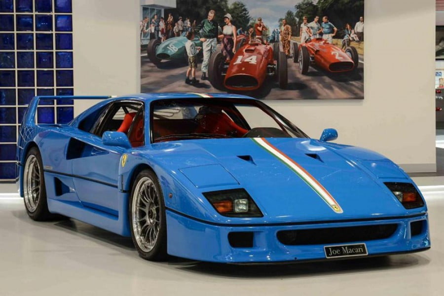 Μοναδική μπλε Ferrari F40 με 16.500 χλμ. για 1,1 εκ. ευρώ!