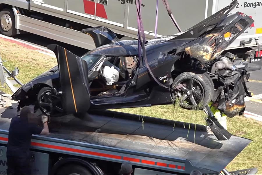 Εξαιρετικά σπάνιο Koenigsegg One:1 έγινε σμπαράλια στο Nürburgring