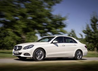 Mercedes Ε 200 156 PS CNG VS E 220 170 PS diesel