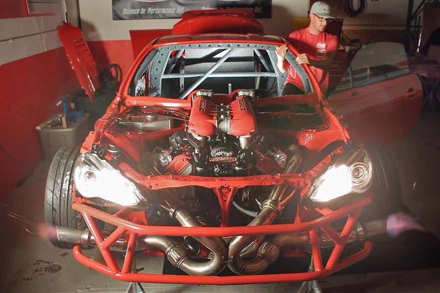 Toyota GT 86 ουρλιάζει με κινητήρα Ferrari!
