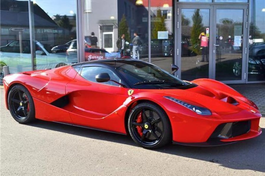 Μεταχειρισμένη Ferrari LaFerrari κοστίζει όσο 10 καινούργιες!