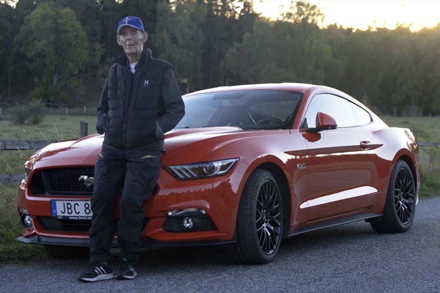 Παππούς 97 ετών αγόρασε νέα Ford Mustang GT! (+video)