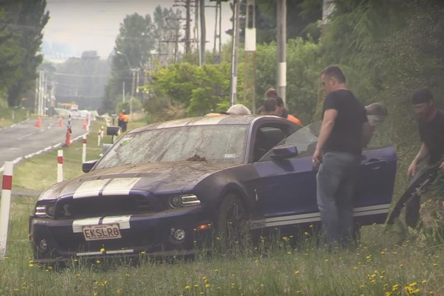 «Άμπαλος» καταστρέφει Shelby Cobra GT500