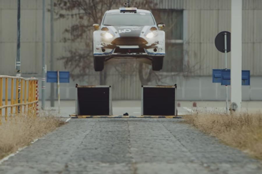 H Ford το γιόρτασε με drift και άλματα (+video)