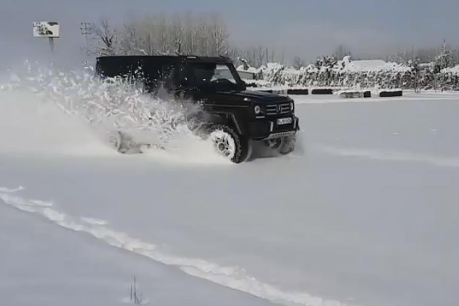 Mercedes G-Class κάνει πλάκα στο χιόνι (+video)