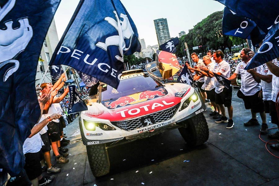 Θρίαμβος για την Peugeot και το 3008 DKR στο ράλι Ντακάρ