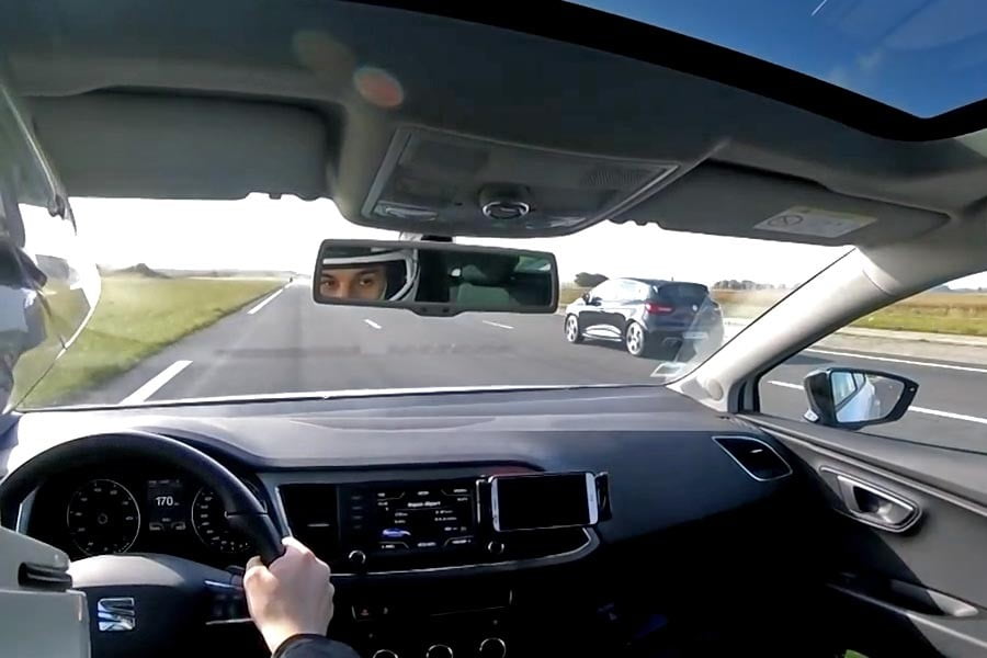 Leon 1.8 TSI vs 208 GTi vs Clio RS στα 50-200 χλμ./ώρα (video)