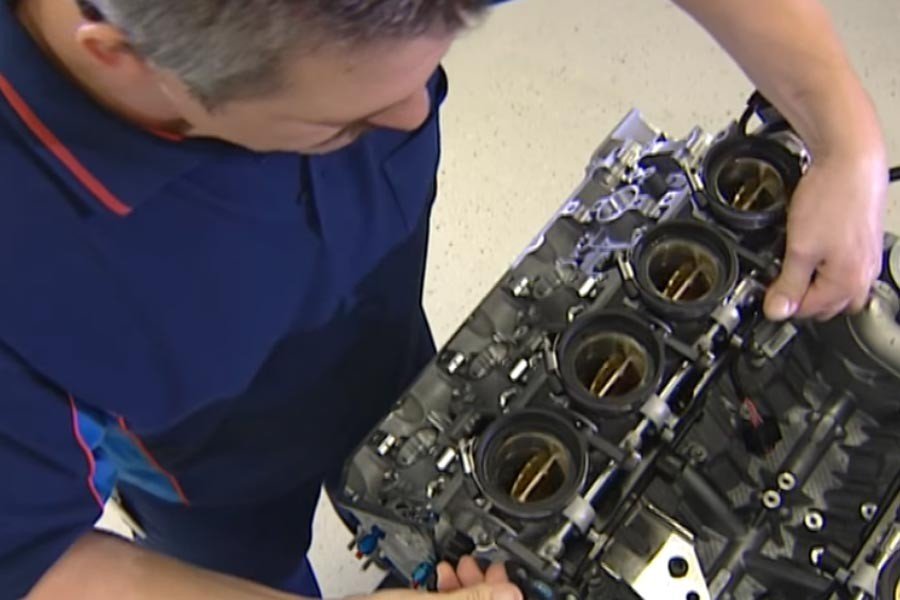 Έτσι φτιάχνει η BMW το μοτέρ της M3 E92 (+video)