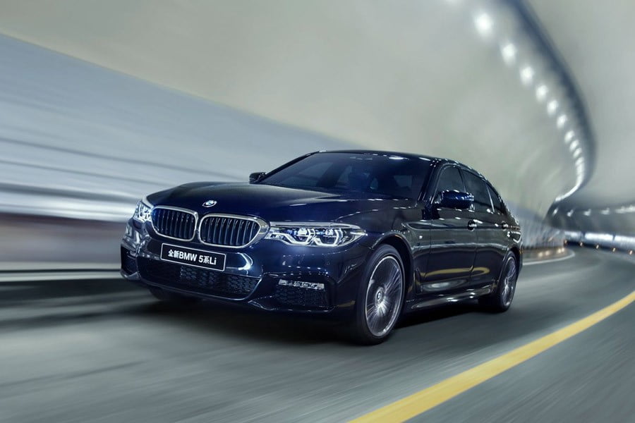 Νέα BMW Σειρά 5 με μακρύ μεταξόνιο για πιο άνετες μετακινήσεις